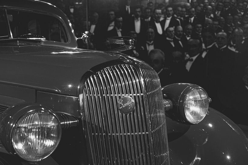 Al Capone atmosphere with Prohibition-era Buick by autofotografie nederland