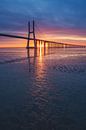 Lissabon Ponte Vasco da Gama Zonsopgang van Jean Claude Castor thumbnail