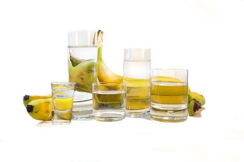 Bananen met glas en water