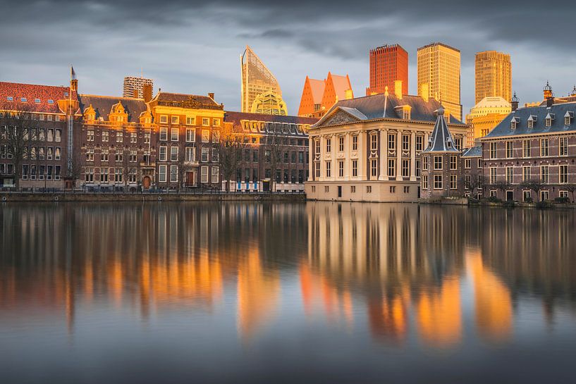 Sonnenuntergang auf dem Hofvijver in Den Haag von Tristan Lavender