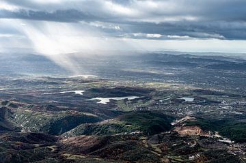 Kruja Mountains rough nature landscape with dark clouds near Kru van Werner Lerooy