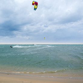 Kitesurfen op de zandmotor van Marian Sintemaartensdijk