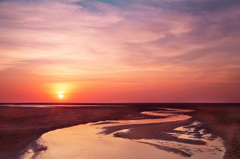 Coucher de soleil à la plage par Monique van Genderen (in2pictures.nl fotografie)