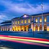 Langesluitertijd foto van het Centraal station van Zwolle in Overijssel Nederland tijdens het blauwe van Bart Ros