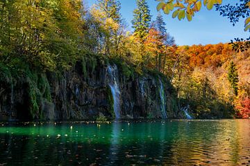 Plitvice lakes and waterfalls in autumn by Alex Neumayer