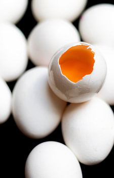 This egg opener is an "eye catcher