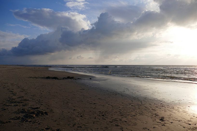 Ambiance de soirée sur la plage de l'île de Texel par christine b-b müller