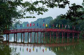 Hanoi: Morning Sunlight Bridge