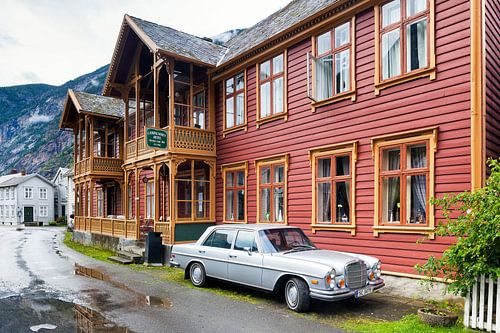 Mercedes-Benz classic car for a characteristic Norwegian hotel in Laerdalsoyri