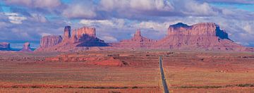 Monument Valley USA by Dave Verstappen