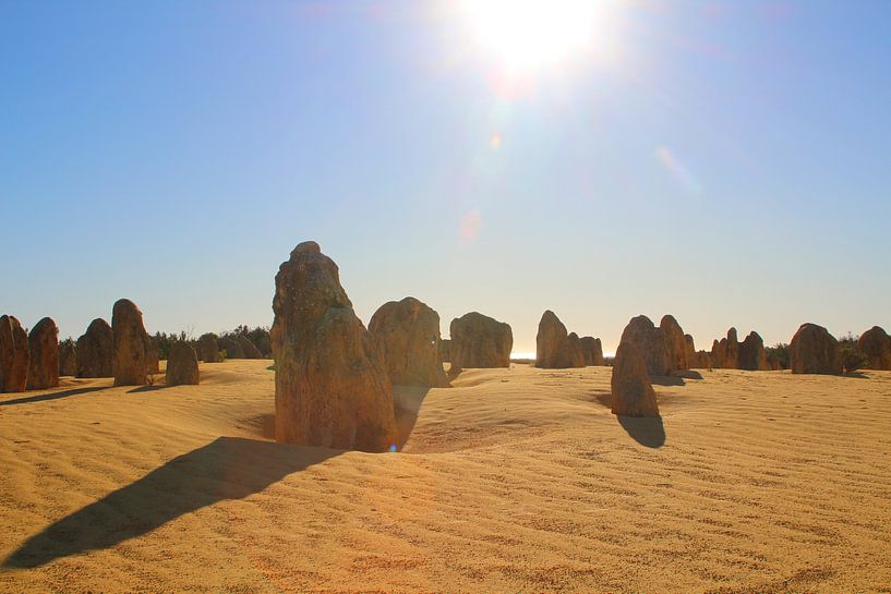 Pinnacles Desert in West-Australië onder de hete zon van Ines Porada