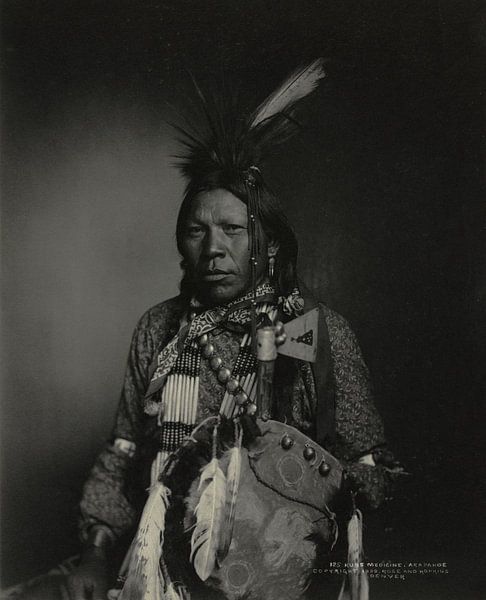 Runs Medicine, Arapahoe, vers 1898 par Atelier Liesjes