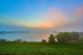 Sonnenaufgang am Elbdeich in Damnatz (Niedersachsen)