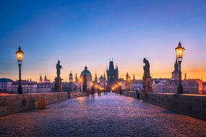 Prag in der Blauen Stunde von Arda Acar