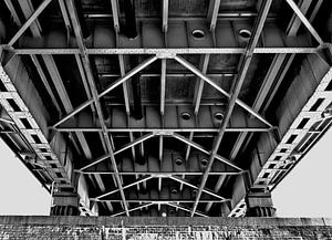 Under the Bridge van Jacques Vledder