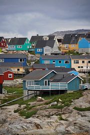 Kleurrijke huizen in Groenland van Elisa in Iceland