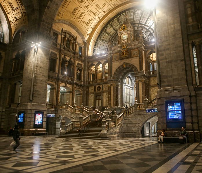 Gare centrale d'Anvers par Roy Manuhutu