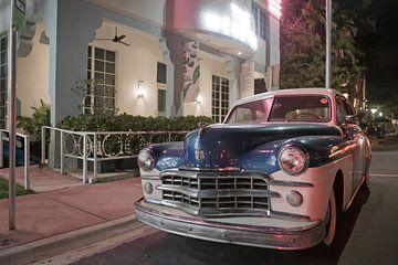 Dodge klassieke auto in Miami Beach van Michel Lumiere