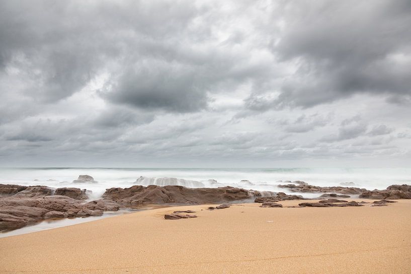 Threatening clouds by Melanie van der Rijt
