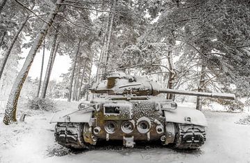 Tank in de sneeuw #2 van Olivier Photography