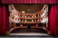 Verlassenes Theater im Verfall. von Roman Robroek – Fotos verlassener Gebäude Miniaturansicht