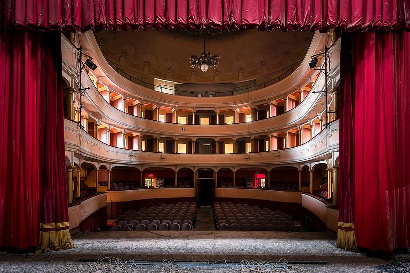 Verlaten Theater in Verval. van Roman Robroek - Foto's van Verlaten Gebouwen