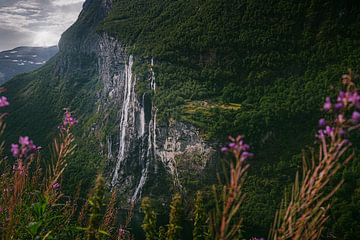 Chute d'eau à Geiranger sur Thomas Heitz