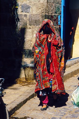 Gesluierde vrouw - Analoge fotografie!