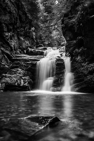 Chutes d'eau de Rešov, République tchèque. par wiebesietze