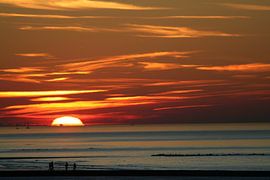 Zonsondergang tijdens de wintermaanden van Johan Töpke