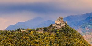Panorama der imposanten Sacra di San Michele, Piemont, Italien
