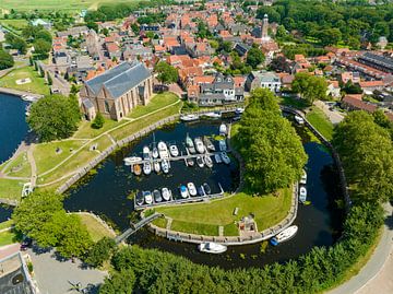 Vollenhove luchtfoto tijdens de zomer in Nederland van Sjoerd van der Wal