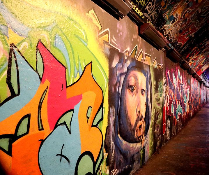 Graffiti London by Simon E