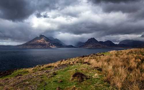 Rain Over Cuillin Hills von Em We