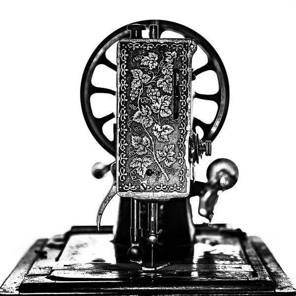 Singer sewing machine. by Frank Slaghuis