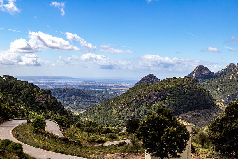 Landschap op de Coll de Soller in Mallorca van Reiner Conrad