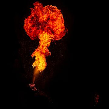 Cracheur de feu au Palais Tokyo, Paris sur Yannick Lefevre