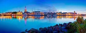 Panorama-Skyline von Kampen bei Nacht