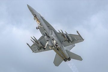 Take-off Boeing F/A-18F Super Hornet.