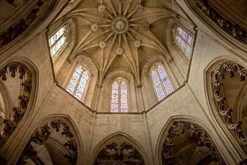 Das Gewölbe der Klosterkirche in Batalha Portugal von Frans Nijland