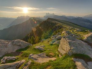 Zonsopkomt in de Dolomieten van Bas Oosterom