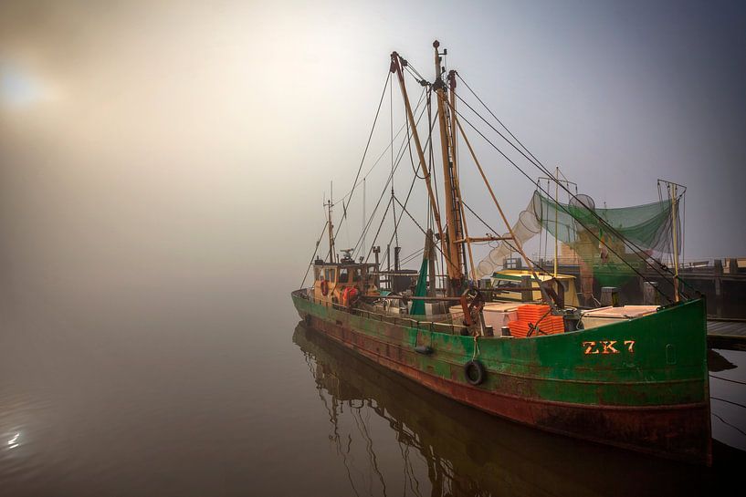 Boot in de mist Nederland van Peter Bolman