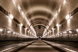 St. Pauli-Elbtunnel by Danny Verhalle