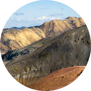 De kleurrijke ryolietbergen van Landmannalaugar van Gerry van Roosmalen
