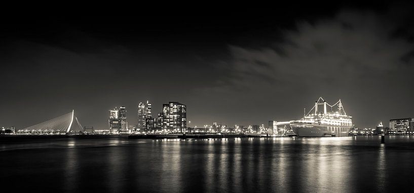 Rotterdam by night panorama von vanrijsbergen