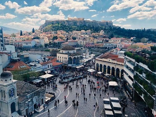 Monastiraki-Platz in Athen – Blick auf die Stadt und die Akropolis