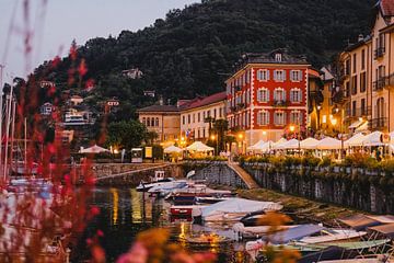 Abend in Cannobio am Lago Maggiore von W Machiels