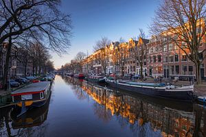 Amsterdamse Herengracht bij zonsopkomst van Tristan Lavender