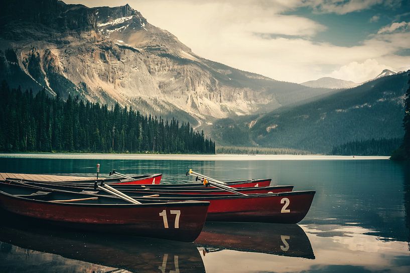 Emerald lake weerspiegeling van Loris Photography