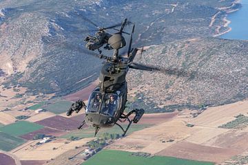 Twee Griekse gevechtshelikopters Air-To-Air.